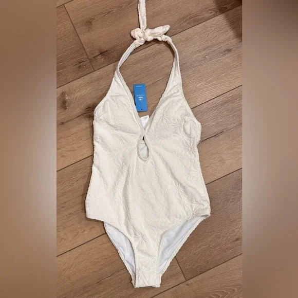 Cupshe Plunge Halter Cutout One Piece Swimsuit size Small - Picture 3 of 6